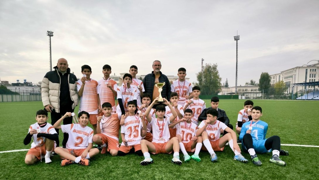 Adana Gençlik Hizmetleri ve Spor İl Müdürlüğü ile İl Milli Eğitim Müdürlüğü'nün ortaklaşa düzenledikleri 