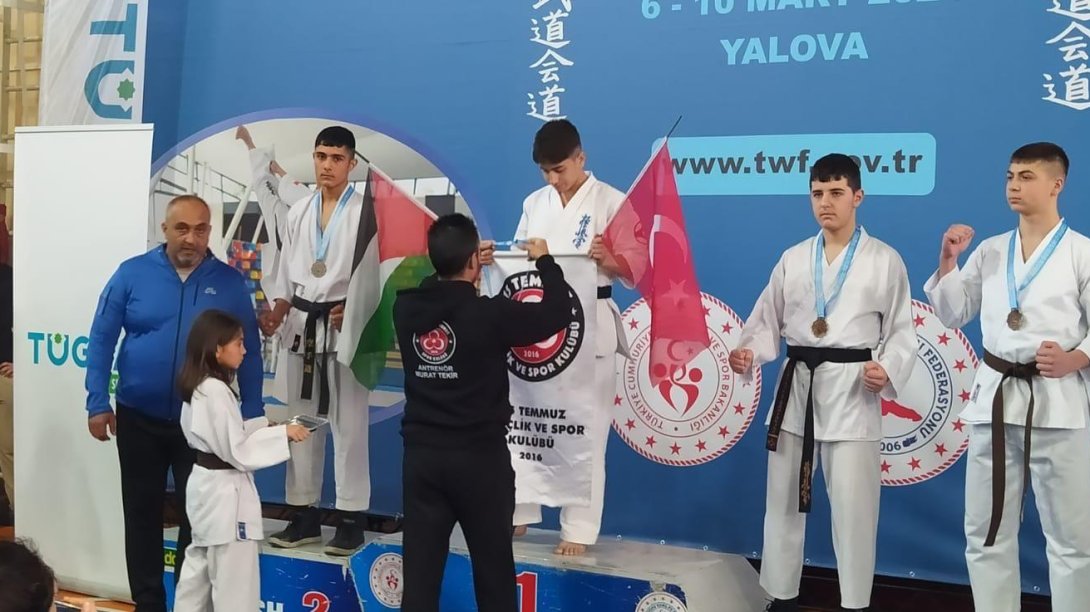 Şehit Metin Malkav Ortaokulu Gençlik Spor Bakanlığı ve TC Wushu Kung Fu Federasyonunun düzenlediği;   Budokaido Kata& Kumite Türkiye Şampiyonası'nda öğrencilerimiz Türkiye 3.sü ,  Türkiye 2.si olarak ülkemizi temsilen Avrupaya gitmeye hak kazanmışlardır.