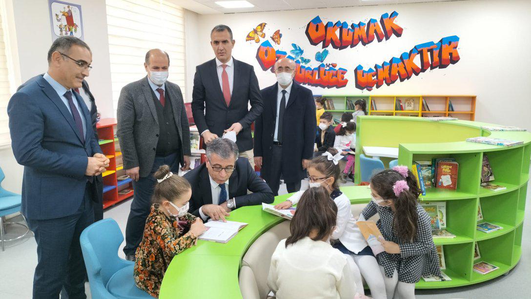 Kıyıboyu İlkokulu'nun Kütüphane Açılışı İl Milli Eğitim Müdürümüz Sayın Yaşar KOÇAK'ın Katılımıyla Gerçekleştirildi. 