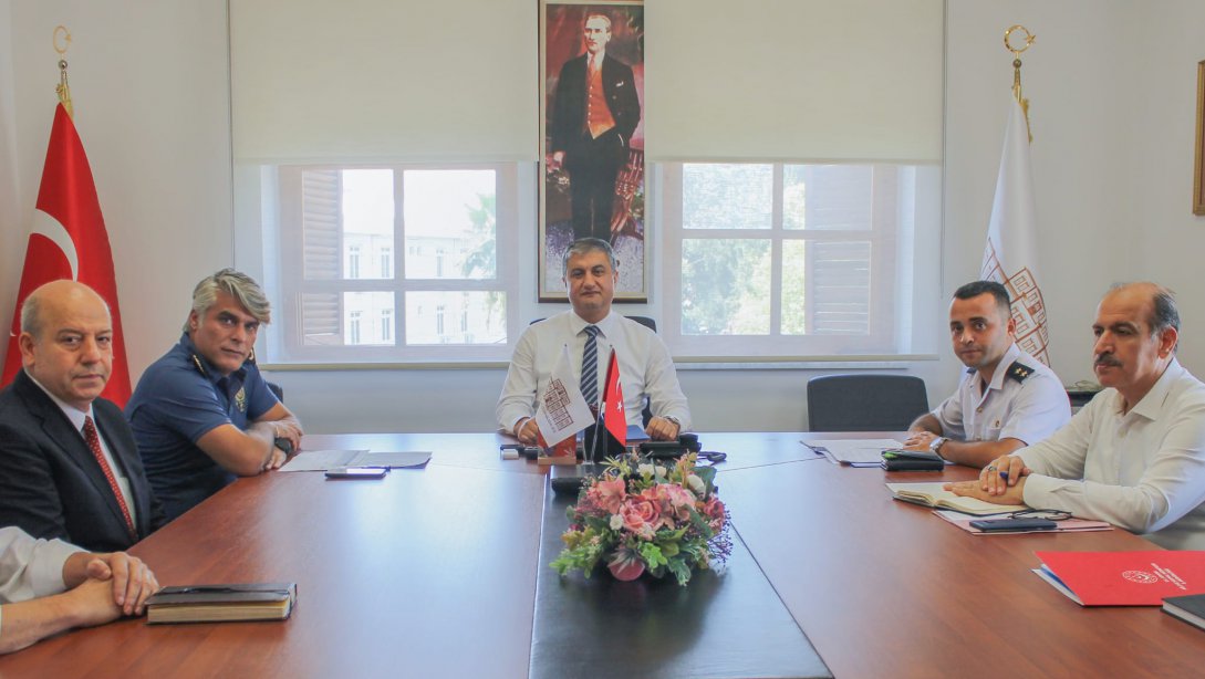 Kaymakamımız Sayın Mustafa YAVUZ Başkanlığında, İlçe Milli Eğitim Müdürümüz Sayın İzzettin AYDIN ve İlgili Kurum Amirlerinin Katılımıyla, İlçe Yürütme Kurulu Toplantısı Gerçekleştirildi.
