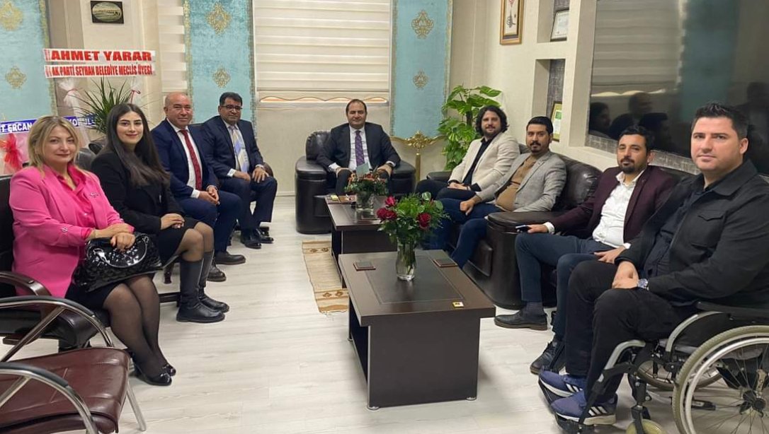Hürriyetçi Eğitim- Sen Adana Şube Yönetimi İlçe Milli Eğitim Müdürümüz Murat ÇELİK'e ziyarette bulundular.