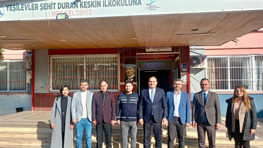 İlçe Milli Eğitim Müdürümüz Sayın Murat ÇELİK;   Yeşilevler Şehit Duran Keskin İlkokulu'nda kıymetli idareci,öğretmen ve öğrencilerimizi ziyaret etti.