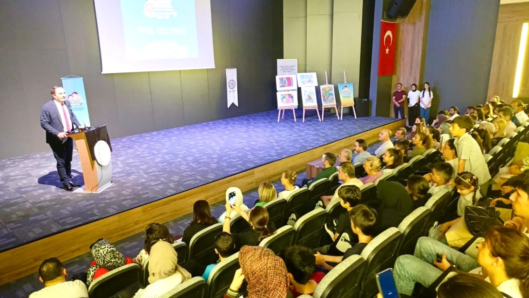 İlçe Milli Eğitim Müdürlüğümüz Sayın Murat ÇELİK ve Şube Müdürümüz Sayın Hakan ÜSTÜN;   Meryem Abdurrahim Gizer Ortaokulu Geleneksel Kitap Okuma Yarışması Ödül Törenine katılarak öğrencilerimizi tebrik ettiler.
